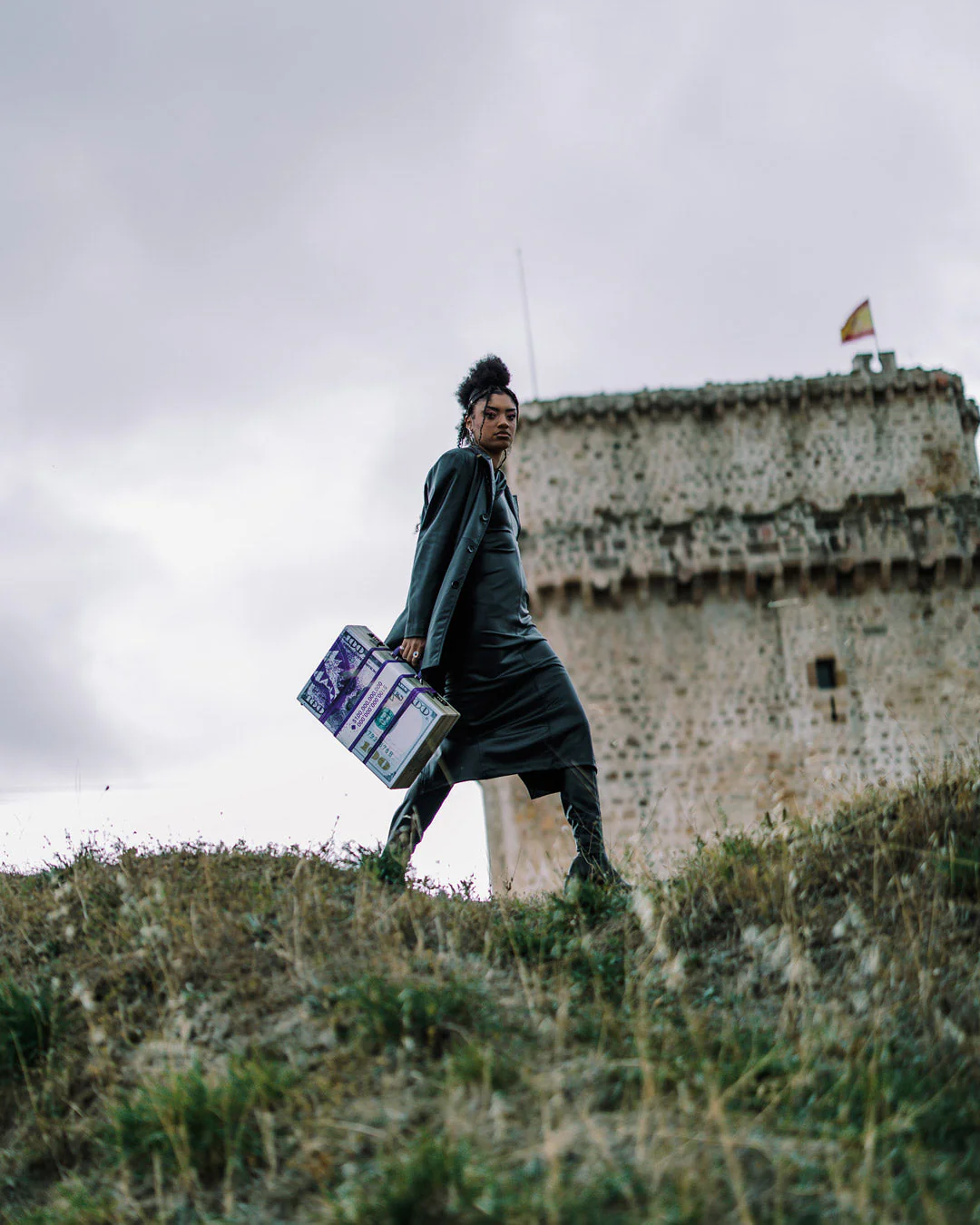 BILLIONS IN THE BANK BRIEFCASE - Image 10