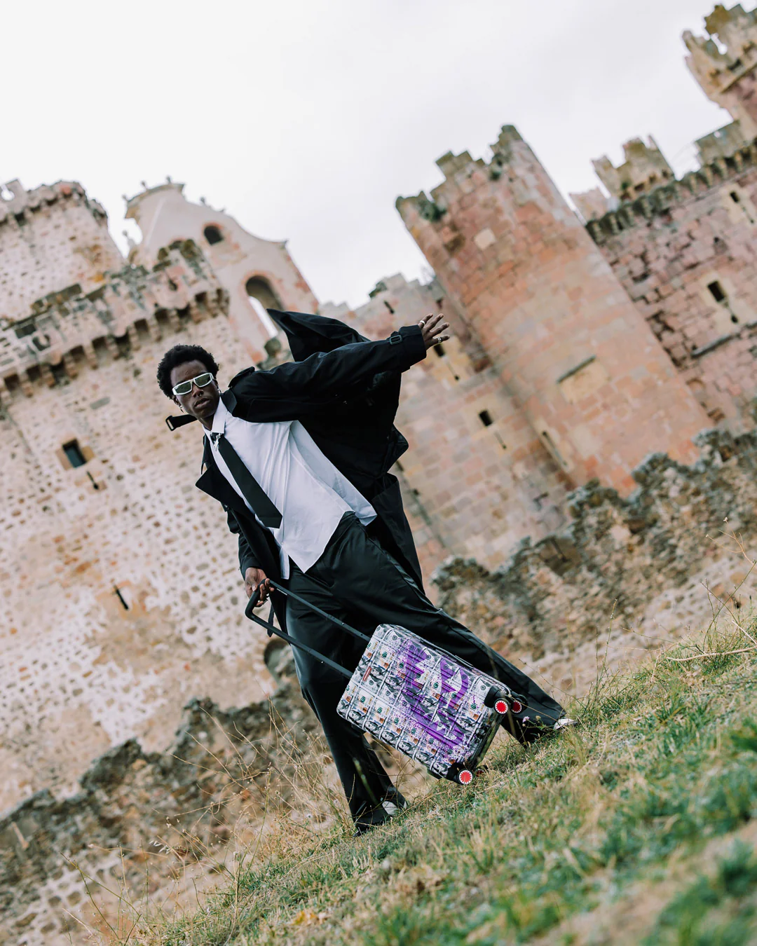 BILLIONS IN THE BANK HARD SHELL CARRY-ON LUGGAGE - Image 10