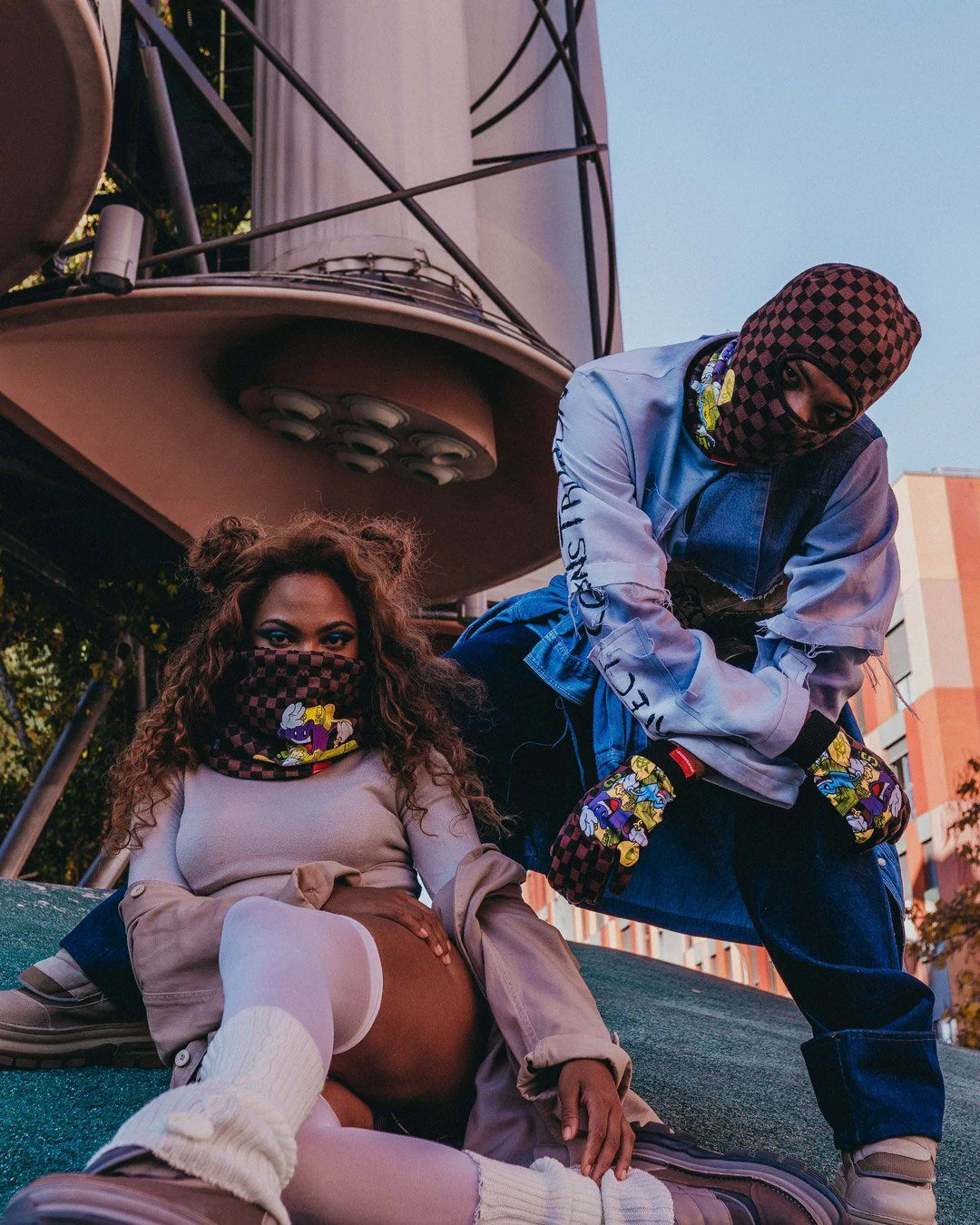 CHASE BANK GLOVES - Image 6