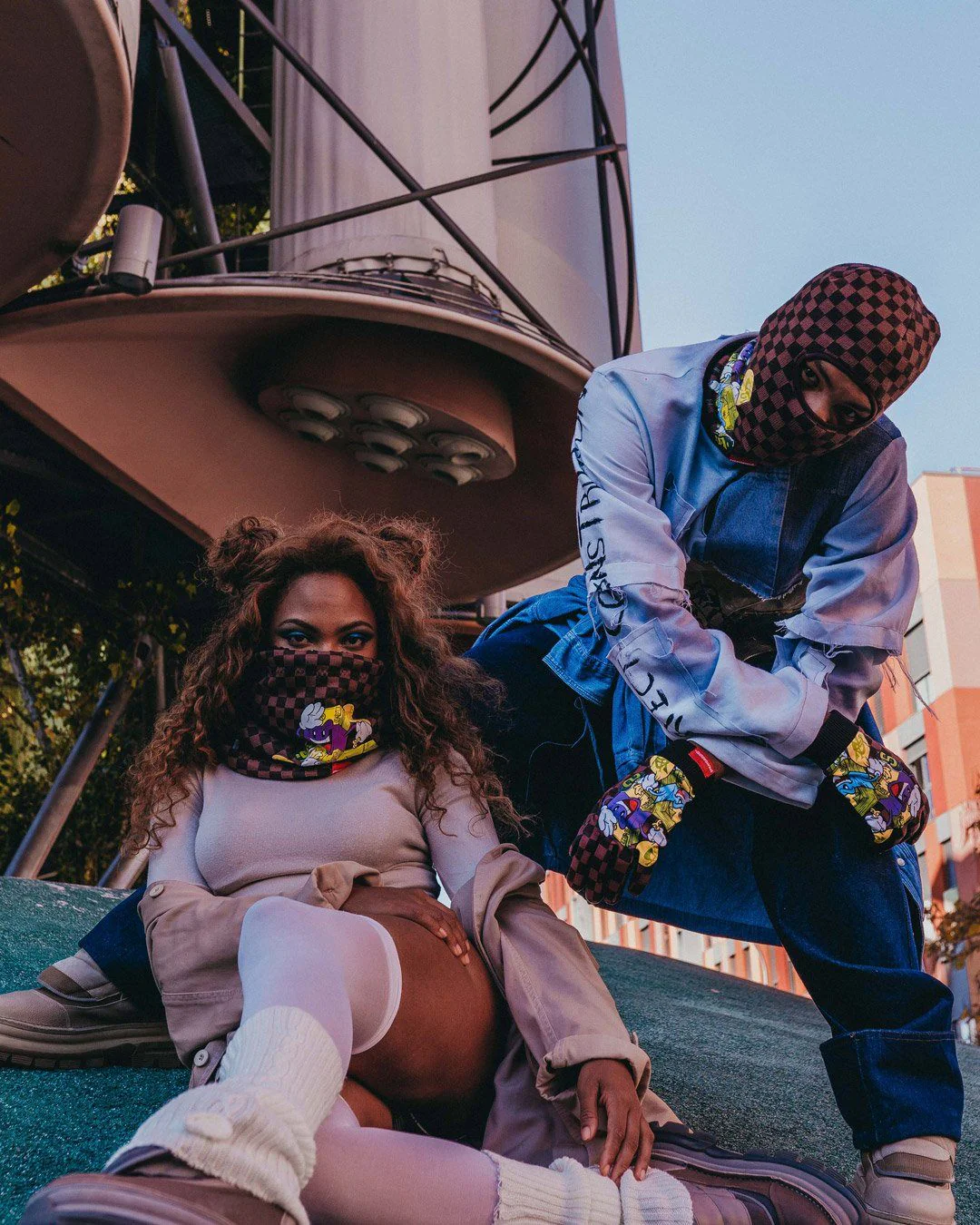 CHASE BANK NECK WARMER - Image 9