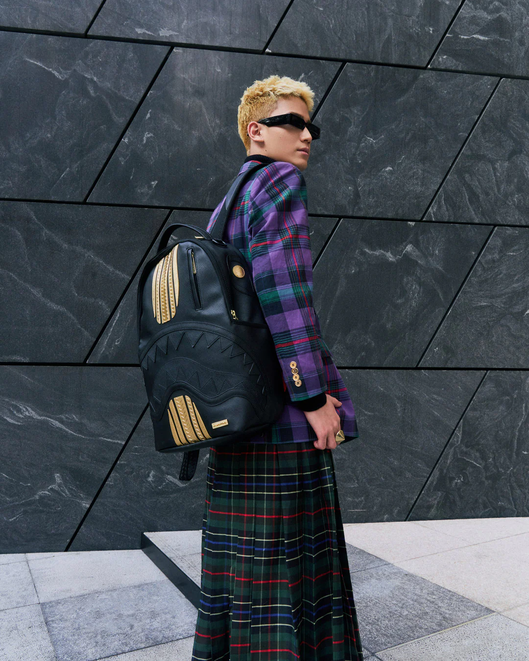 GOLD AND BLACK RACING STRIPES BACKPACK - Image 6