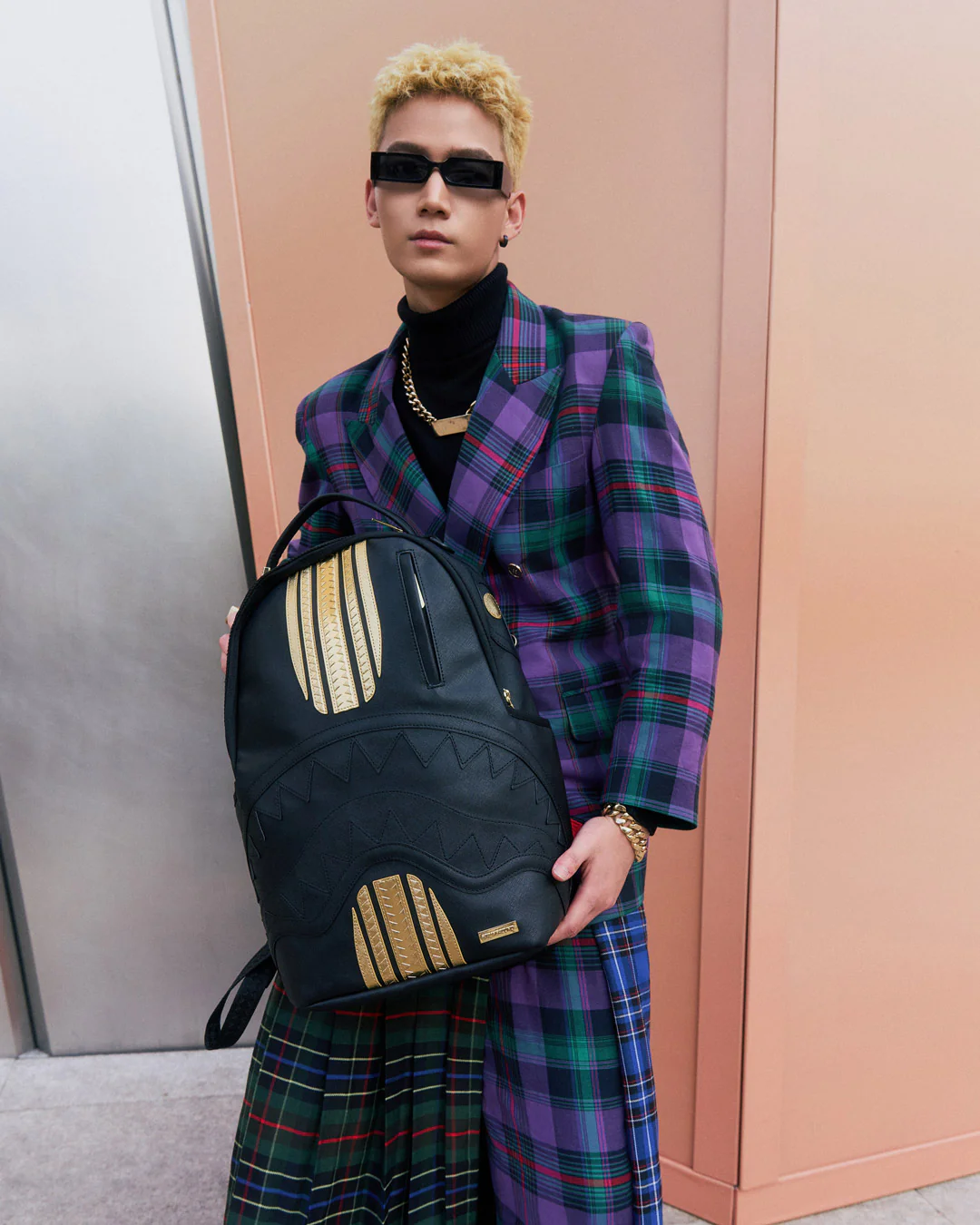 GOLD AND BLACK RACING STRIPES BACKPACK - Image 8