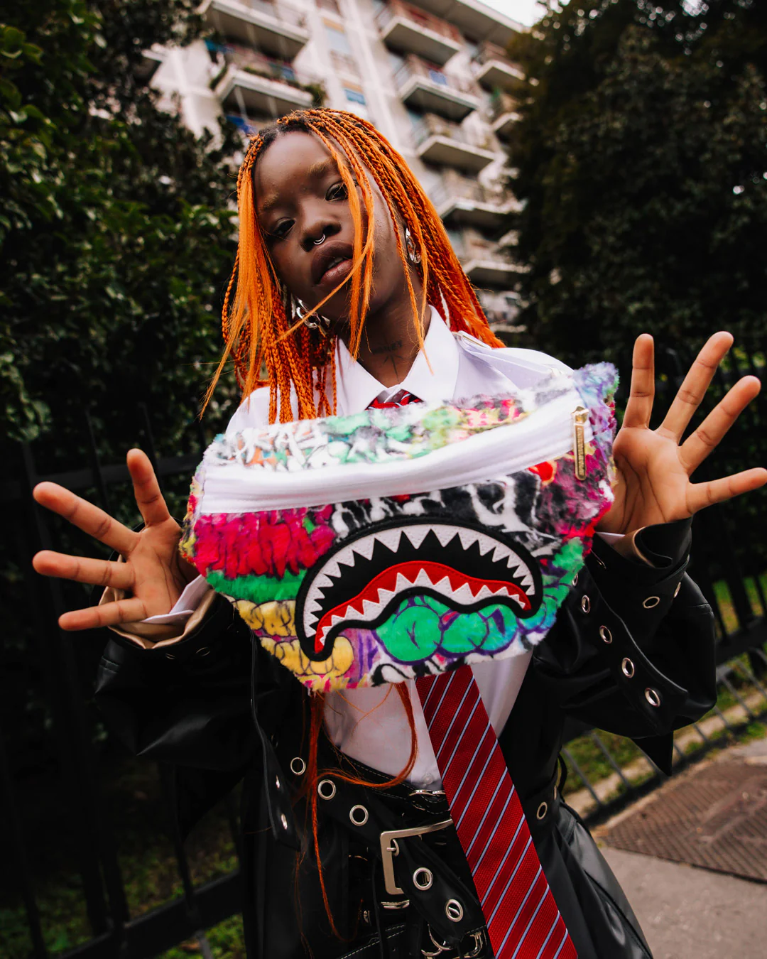 LE MONDE DES GRAFFITIS SAVVY CROSSBODY - Image 4