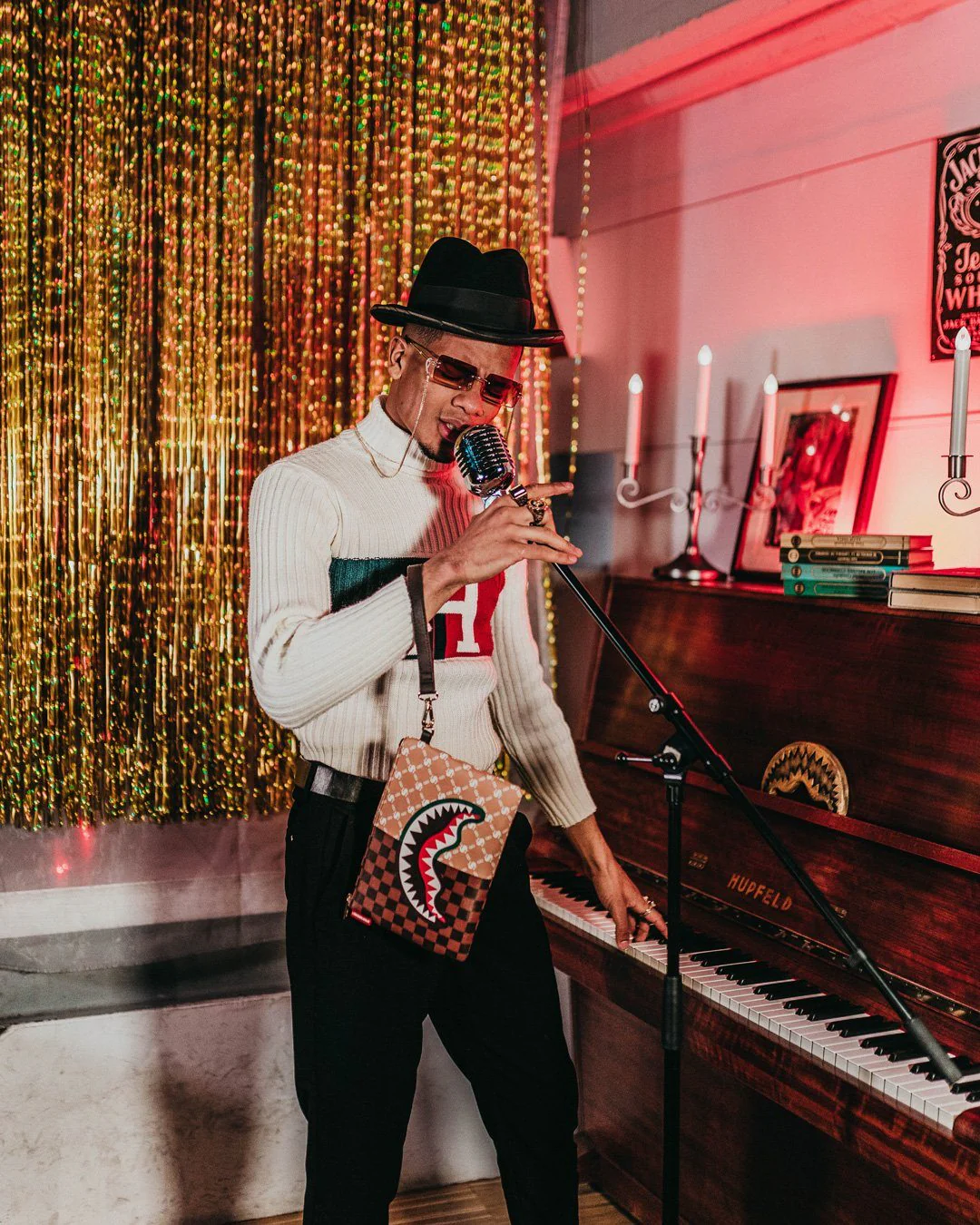 PARIS VS FLORENCE CROSSOVER CLUTCH - Image 12