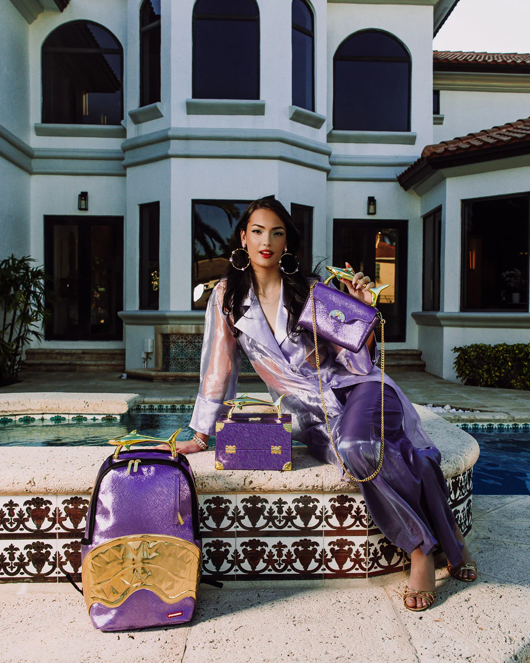 SHARKS OF THE GOLD OCEAN JEWELRY CASE - Image 10