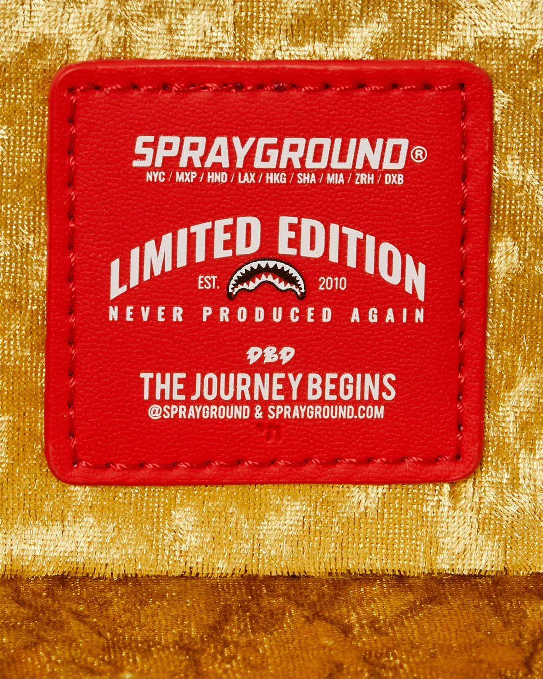 SHARKS OF THE GOLD OCEAN JEWELRY CASE - Image 9