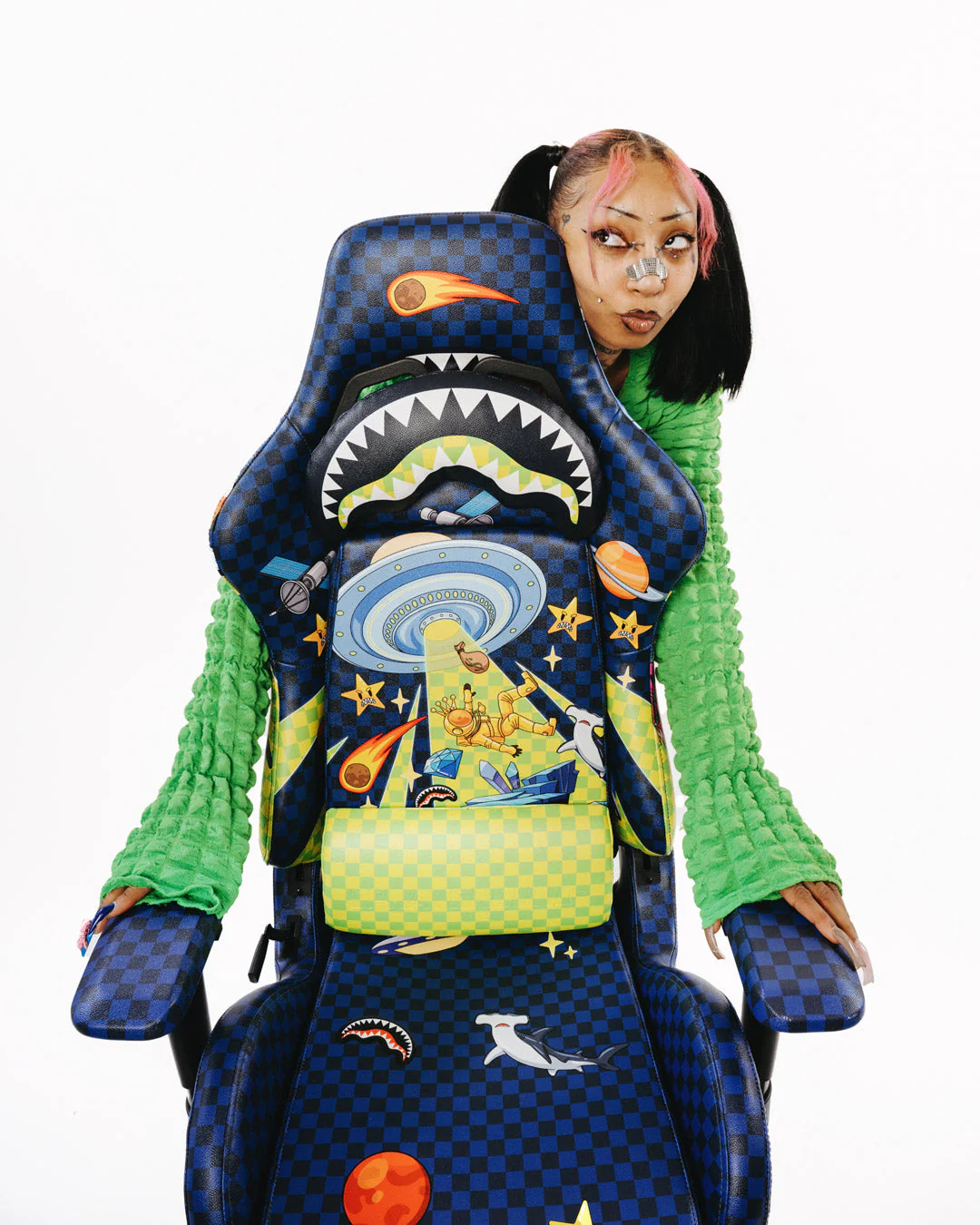 SPACE WARPED GAMING CHAIR - Image 8