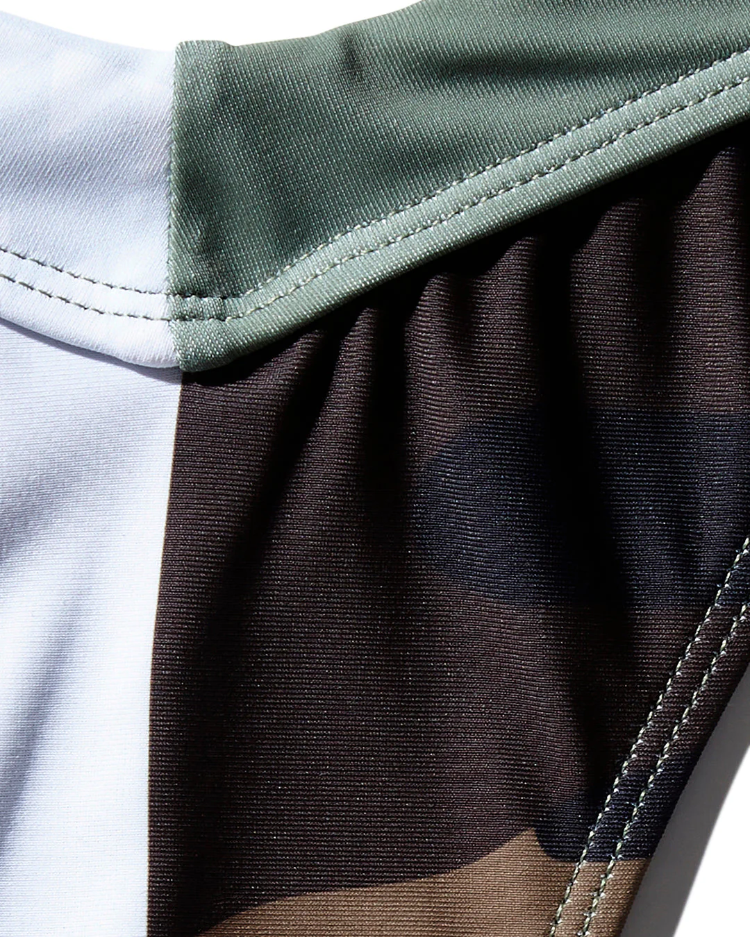 SPLIT BITE CAMO BIKINI - Image 9