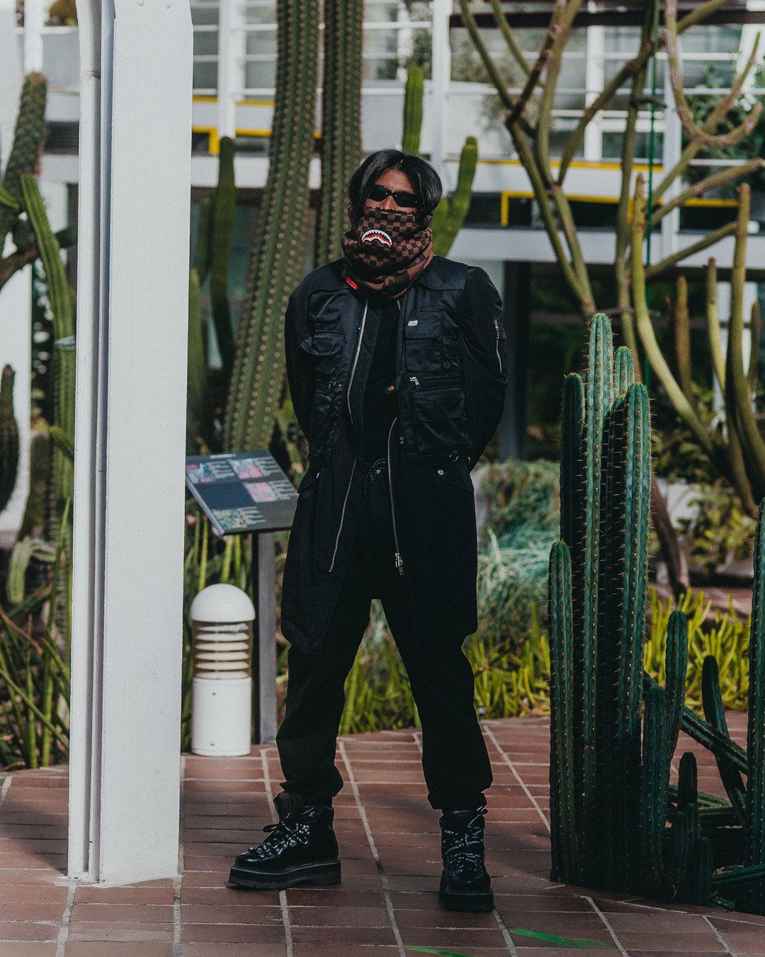 XTC SHARKS IN PARIS NECK WARMER - Image 6